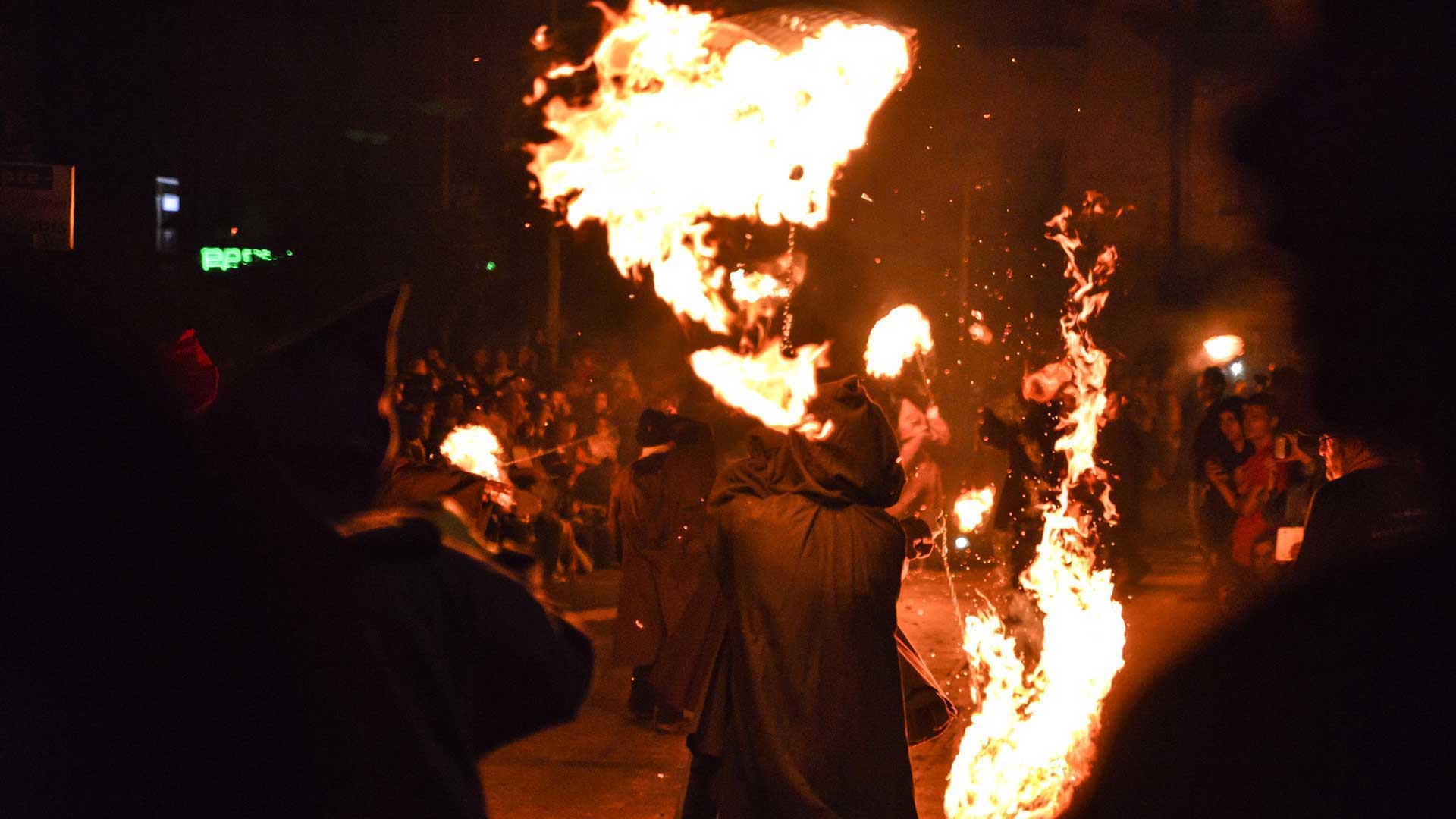 Fallaires portant les falles enceses per les carreres d'Andorra la Vella